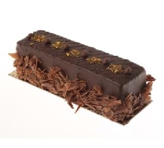 4-6 Kişilik Çikolatalı Baton Yaş Pasta Diliminde Büyük Sevgi